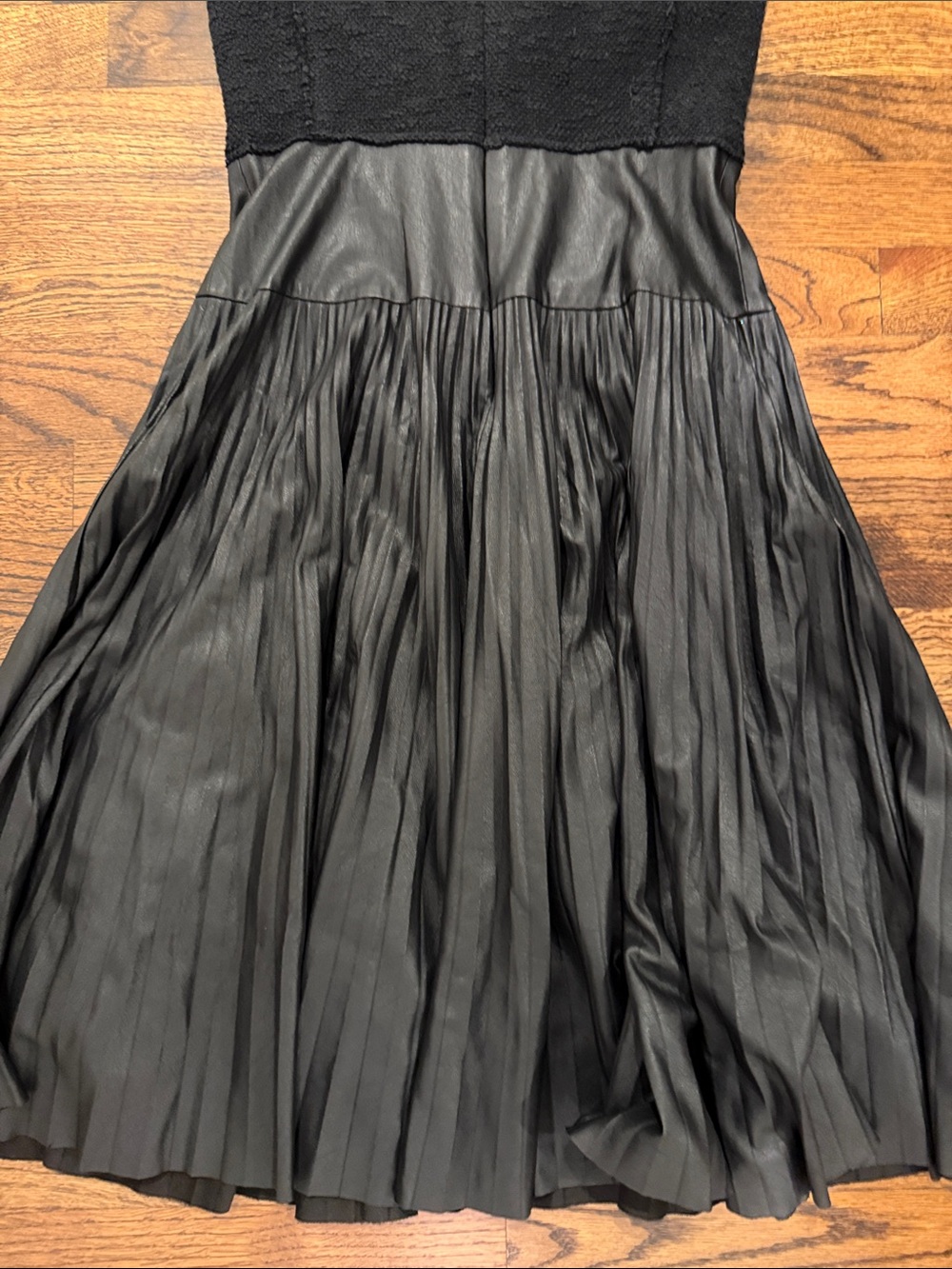 Rebecca Taylor Black V‑Neck Pleated Midi Dress - Picture 8 of 9